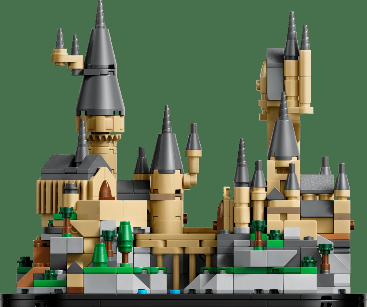 Mini Hogwarts™ Castle 40975 | Harry Potter™ | Buy online at the Official LEGO® Shop PL