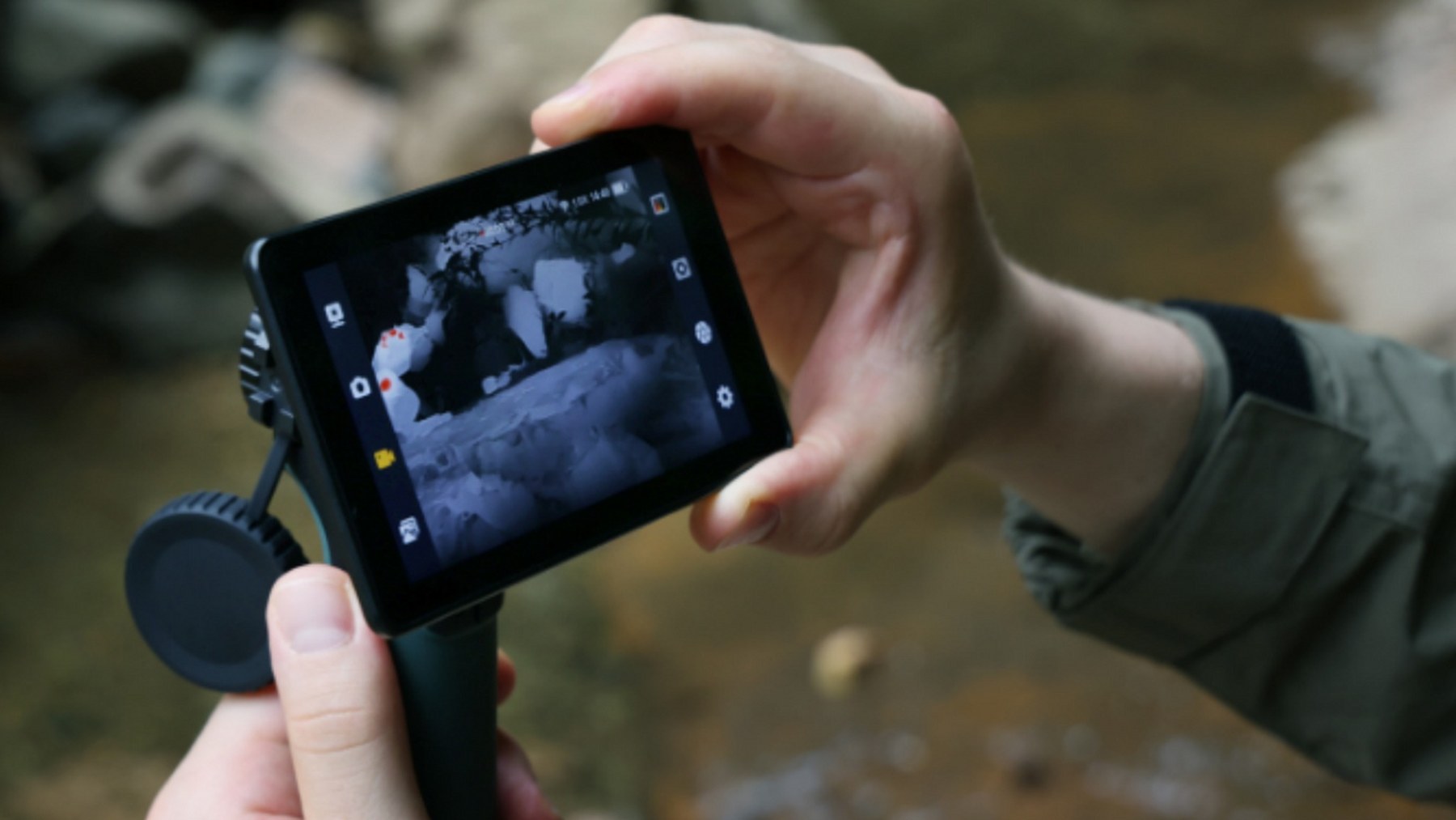 Rovex Handheld Thermal Camera for Birdwatching